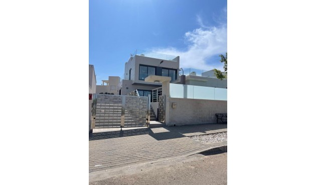 Återförsäljning - Villa -
San Miguel de Salinas - Inland