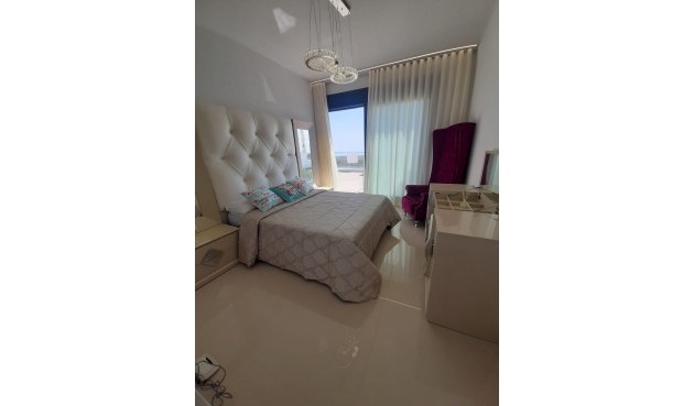 Återförsäljning - Villa -
San Miguel de Salinas - Inland