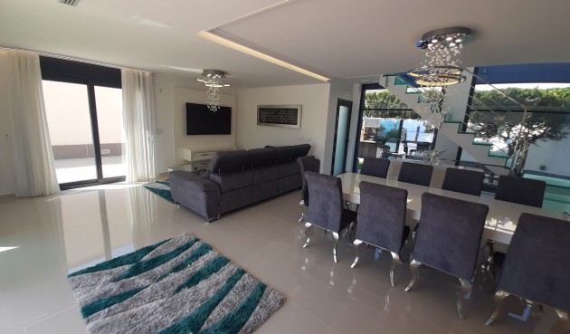 Återförsäljning - Villa -
San Miguel de Salinas - Inland