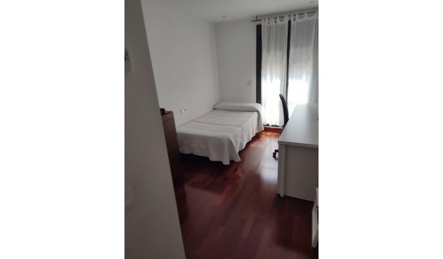 Återförsäljning - Apartment -
Orihuela - Zona Centro