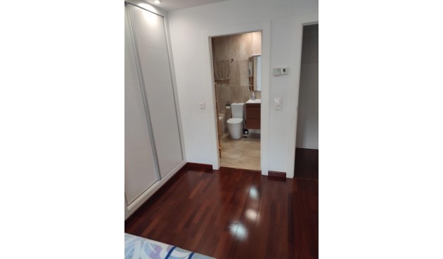 Återförsäljning - Apartment -
Orihuela - Zona Centro