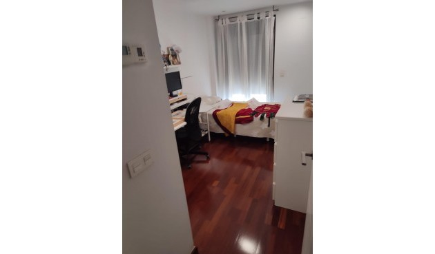 Återförsäljning - Apartment -
Orihuela - Zona Centro