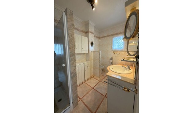 Återförsäljning - Villa -
Playa Flamenca - Costa Blanca