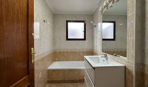 Återförsäljning - Apartment -
Orihuela Costa - Campoamor