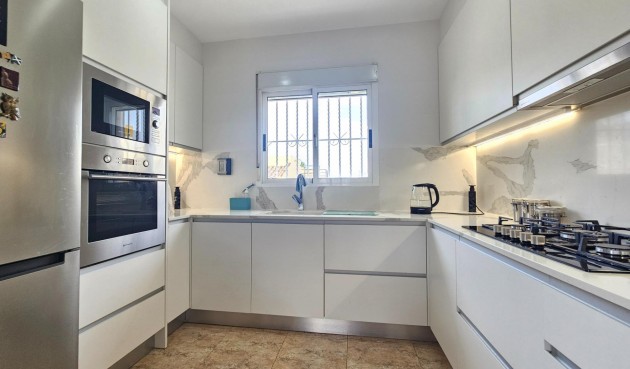 Återförsäljning - Villa -
Benijofar - Benimar 3