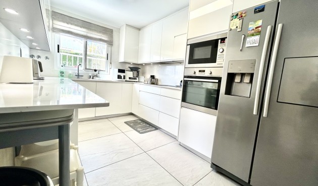 Återförsäljning - Villa -
Pinar de Campoverde - Inland