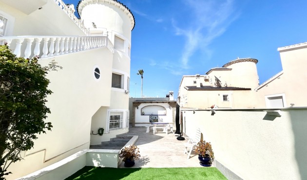 Återförsäljning - Villa -
Pinar de Campoverde - Inland