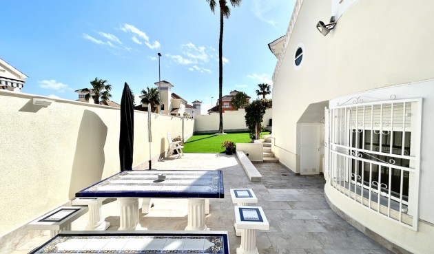 Återförsäljning - Villa -
Pinar de Campoverde - Inland