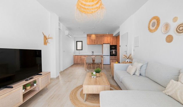 Återförsäljning - Apartment -
San Miguel de Salinas - Inland