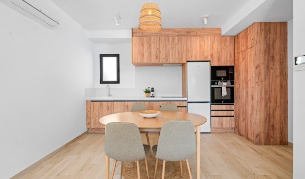 Återförsäljning - Apartment -
San Miguel de Salinas - Inland