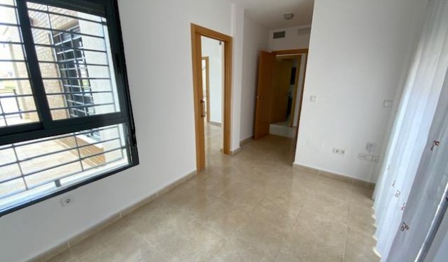 Återförsäljning - Villa -
Roldan - Inland