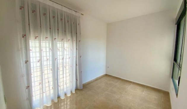 Återförsäljning - Villa -
Roldan - Inland