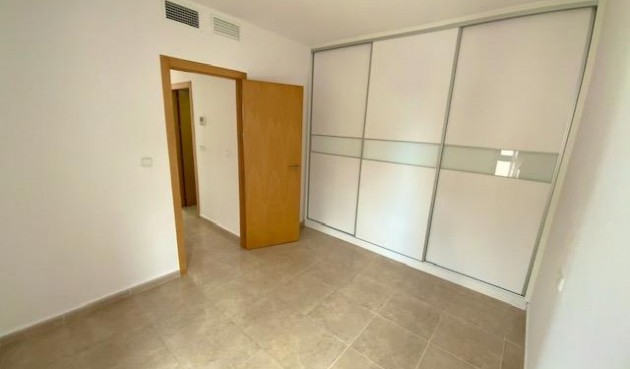 Återförsäljning - Villa -
Roldan - Inland