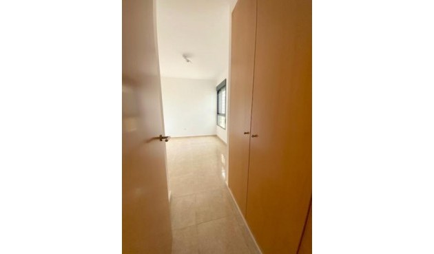 Återförsäljning - Villa -
Roldan - Inland