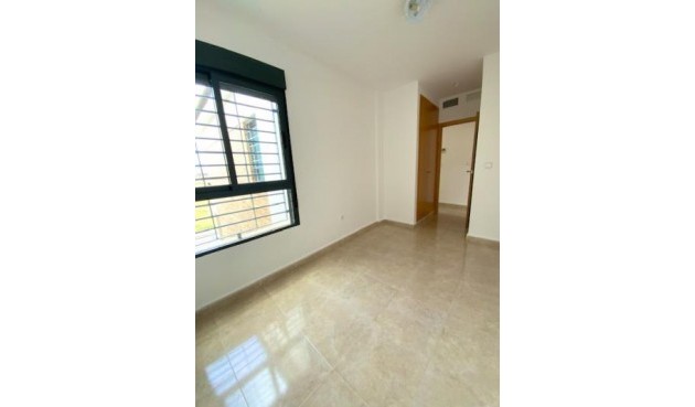 Återförsäljning - Villa -
Roldan - Inland