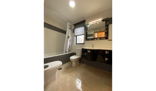 Återförsäljning - Villa -
Roldan - Inland