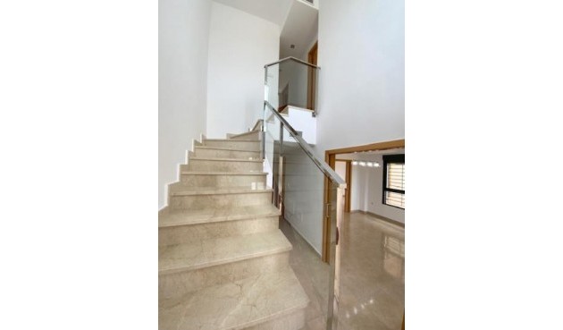 Återförsäljning - Villa -
Roldan - Inland