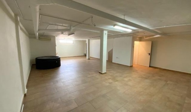 Återförsäljning - Villa -
Roldan - Inland