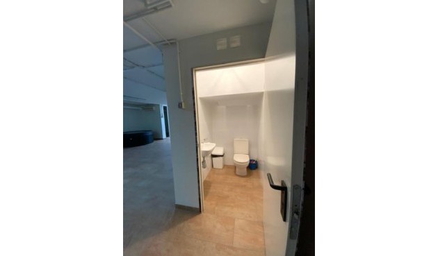 Återförsäljning - Villa -
Roldan - Inland