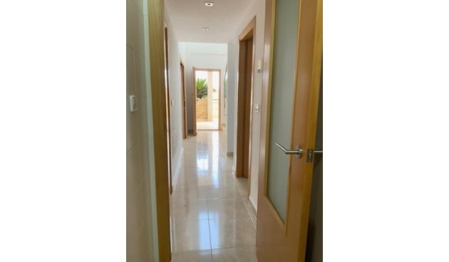 Återförsäljning - Villa -
Roldan - Inland