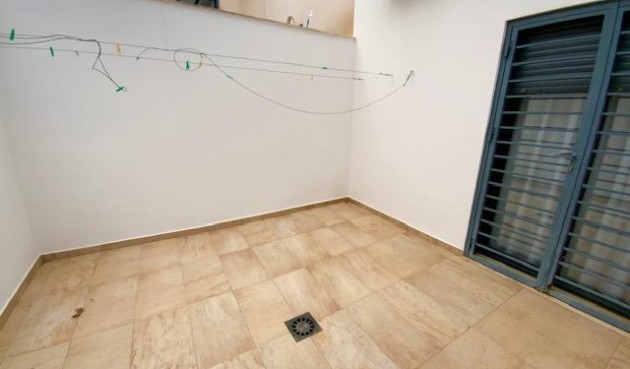 Återförsäljning - Villa -
Roldan - Inland