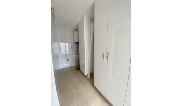 Återförsäljning - Villa -
Roldan - Inland