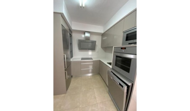 Återförsäljning - Villa -
Roldan - Inland