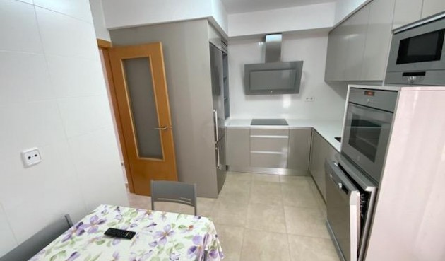 Återförsäljning - Villa -
Roldan - Inland