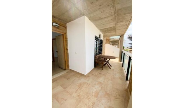 Återförsäljning - Villa -
Roldan - Inland