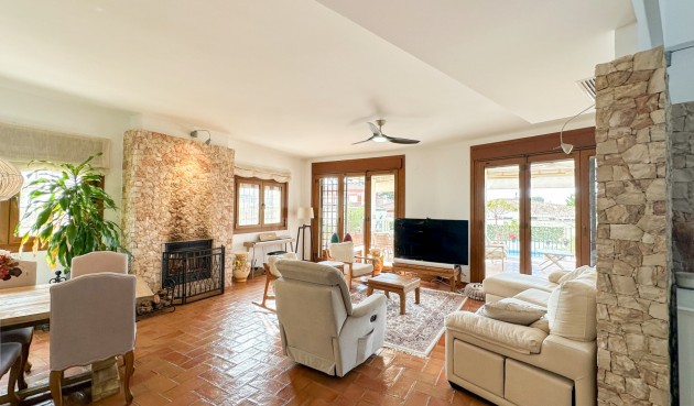 Återförsäljning - Villa -
Dehesa de Campoamor - Costa Blanca