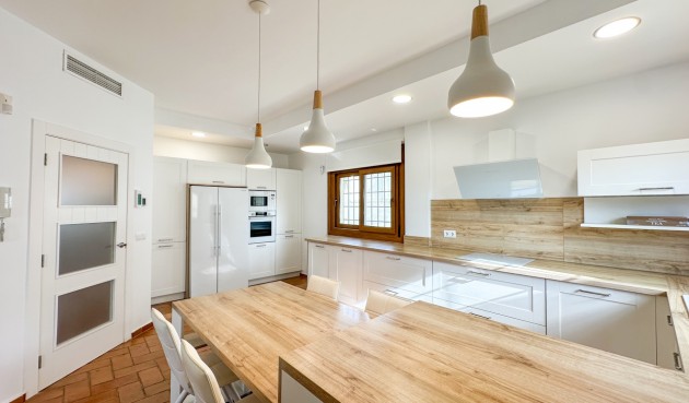 Återförsäljning - Villa -
Dehesa de Campoamor - Costa Blanca