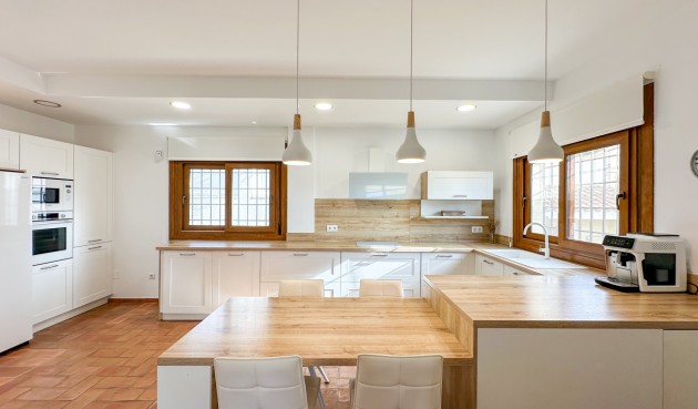 Återförsäljning - Villa -
Dehesa de Campoamor - Costa Blanca