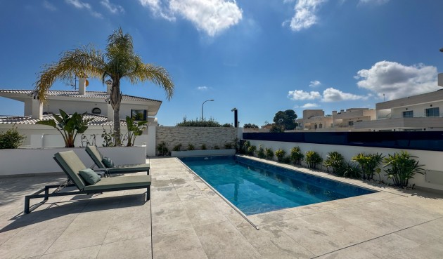 Återförsäljning - Villa -
Orihuela Costa - Costa Blanca