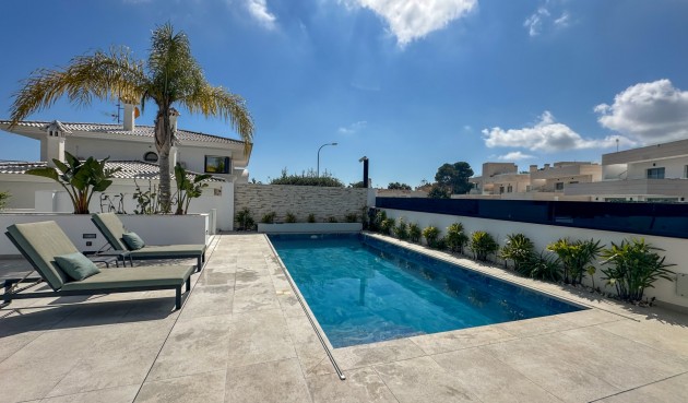 Återförsäljning - Villa -
Orihuela Costa - Costa Blanca