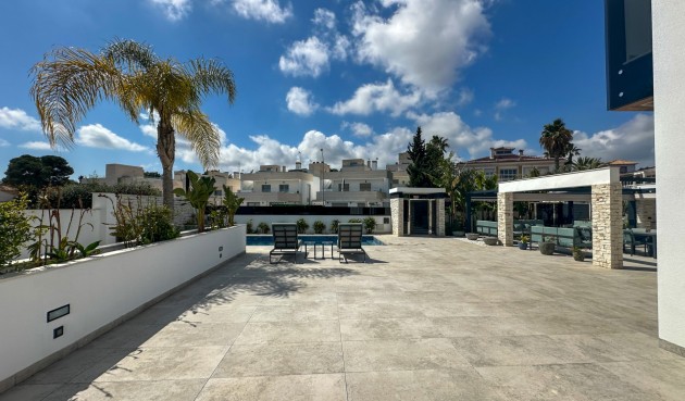 Återförsäljning - Villa -
Orihuela Costa - Costa Blanca