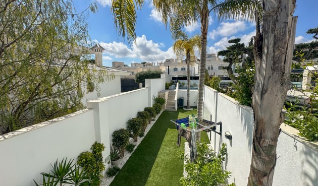 Återförsäljning - Villa -
Orihuela Costa - Costa Blanca