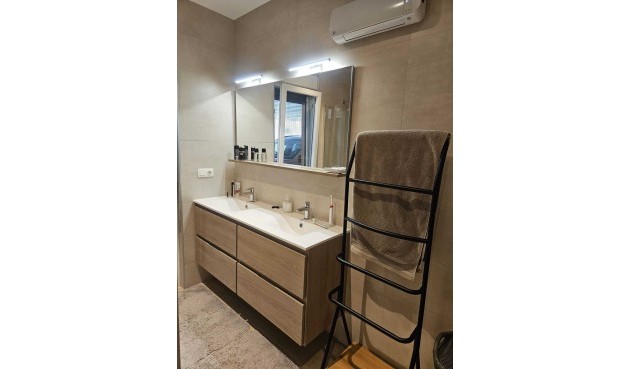 Återförsäljning - Villa -
Torrevieja - Costa Blanca