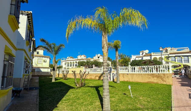 Återförsäljning - Apartment -
Villamartin - Costa Blanca