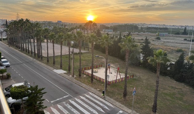 Återförsäljning - Apartment -
Torrevieja - Costa Blanca