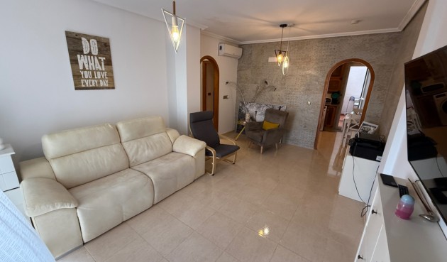 Återförsäljning - Apartment -
Orihuela - Inland