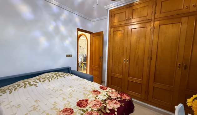 Återförsäljning - Apartment -
Orihuela - Inland