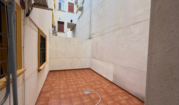 Återförsäljning - Apartment -
Orihuela - Inland