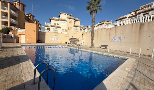 Återförsäljning - Apartment -
Orihuela - Inland