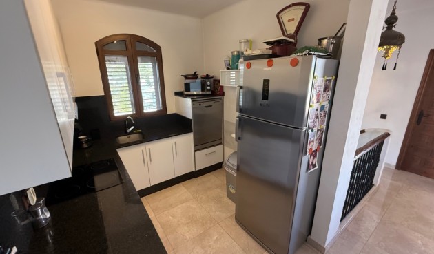 Återförsäljning - Villa -
Orihuela - Inland