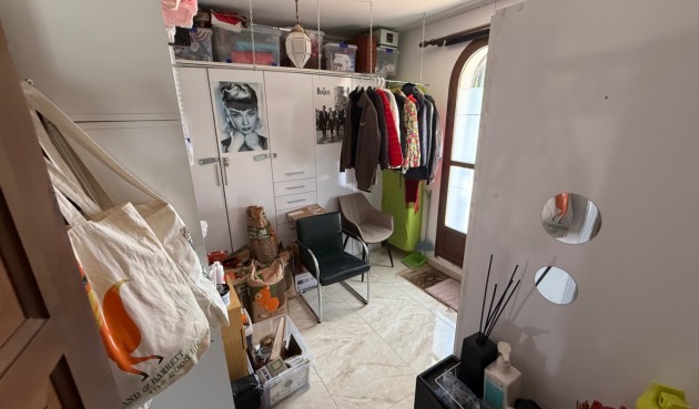 Återförsäljning - Villa -
Orihuela - Inland