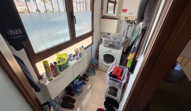 Återförsäljning - Villa -
Orihuela - Inland