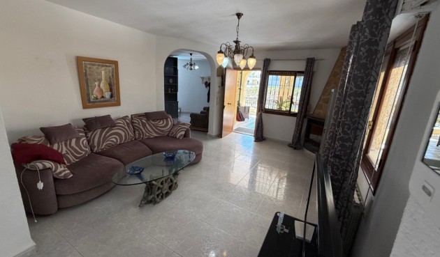 Återförsäljning - Villa -
Orihuela - Inland