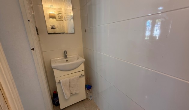 Återförsäljning - Villa -
Orihuela - Inland