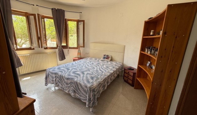 Återförsäljning - Villa -
Orihuela - Inland