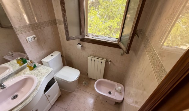 Återförsäljning - Villa -
Orihuela - Inland